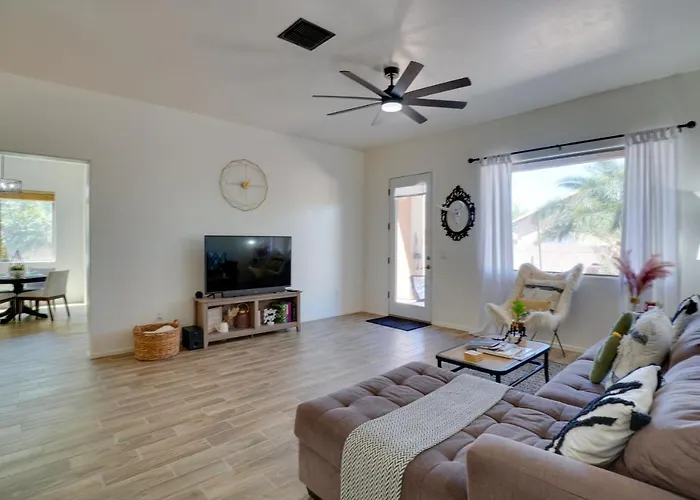 14 Mi To Dtwn: Escape W/ Patio! *
