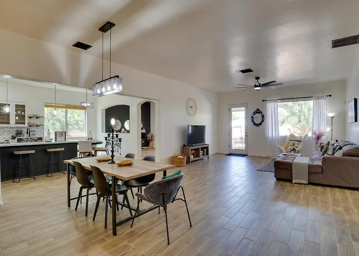 14 Mi To Dtwn: Escape W/ Patio! Tucson