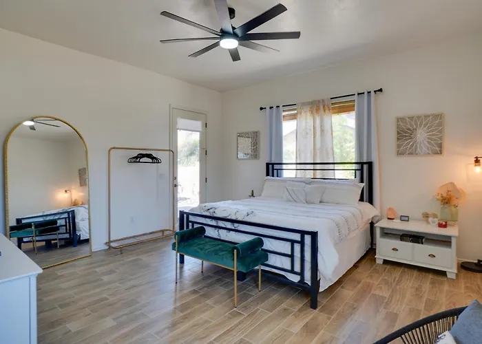 14 Mi To Dtwn: Escape W/ Patio! Ferienhaus