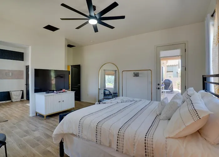 14 Mi To Dtwn: Escape W/ Patio! Ferienhaus *